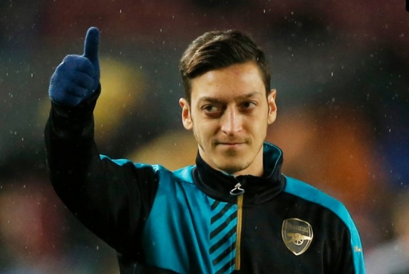 Mesut Özil, Big Fan Of Charming Audemars Piguet Royal Oak Offshore Replica Watches