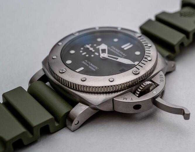 Panerai Submersible Replica Watches With Military Green Dials